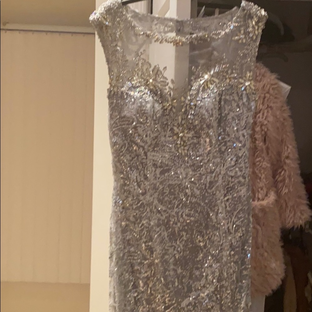 Dress - Picture 2 of 8